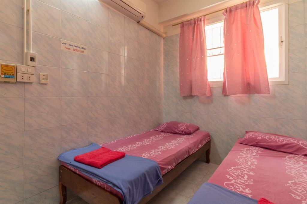 New Central Guesthouse Bangkok Extérieur photo
